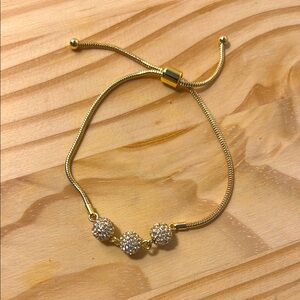 Elegant Gold Bracelet with Crystal Accents